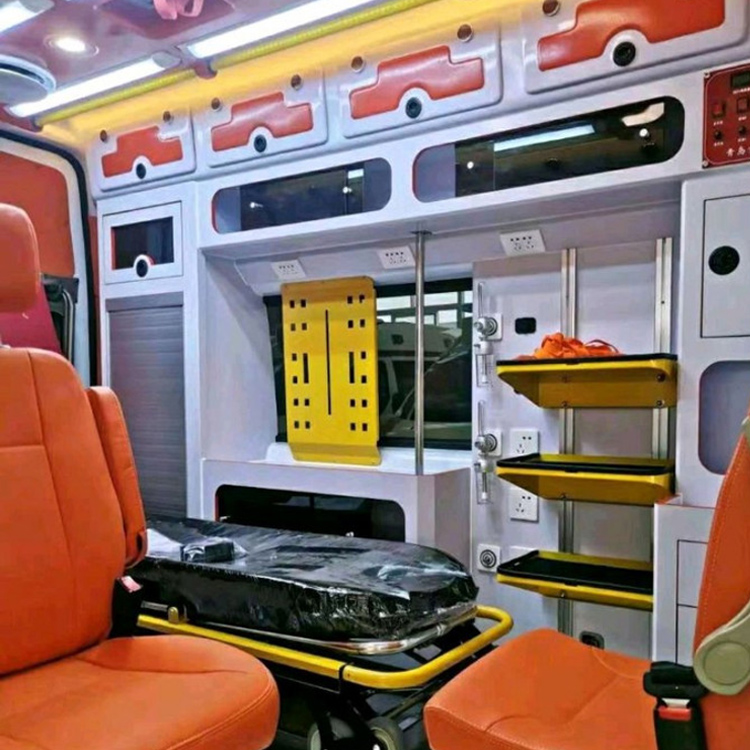 孙吴长途救护车护送病人租赁价格